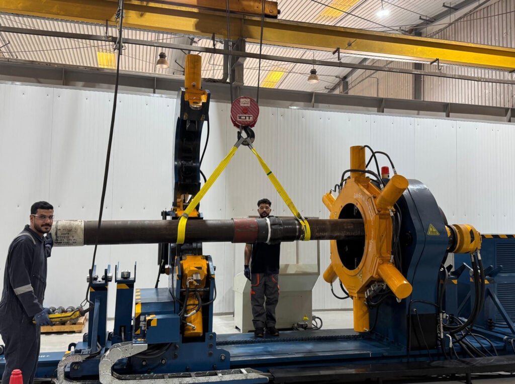 Galip 32-inch hydraulic bucking unit with torque-turn logging system for oilfield make-up and break-out